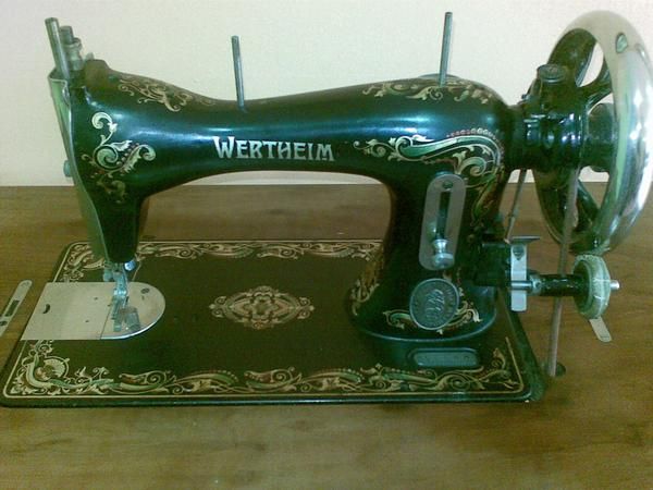 Descripción MÁQUINA DE COSER AÑO 1920 WERTHEIM FUNCIONANDO PERFECTA